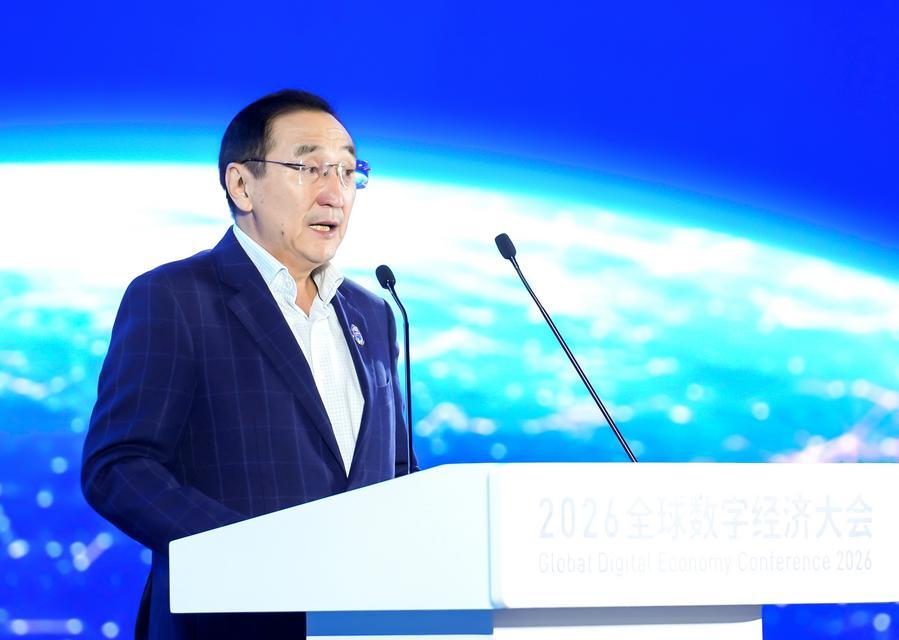 3日、デジタル中央アジア国際協力フォーラムで発言するカザフスタン「G-Global」のセリク・ヌゲルベコフ国際事務局長。(北京=新華社配信) 3日、デジタル中央アジア国際協力フォーラムで発言するカザフスタン「G-Global」のセリク・ヌゲルベコフ国際事務局長。(北京=新華社配信)